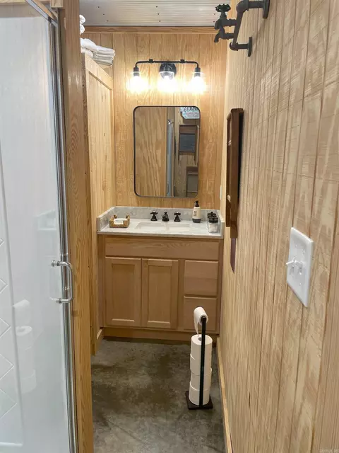 Bath - 630 Cliffview Dr, Quitman, AR 72131 photo 1 of 1