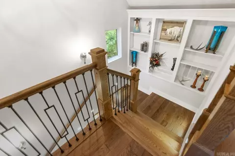 Entry Way - 1927 College Ave, Conway, AR 72034 photo 4 of 6