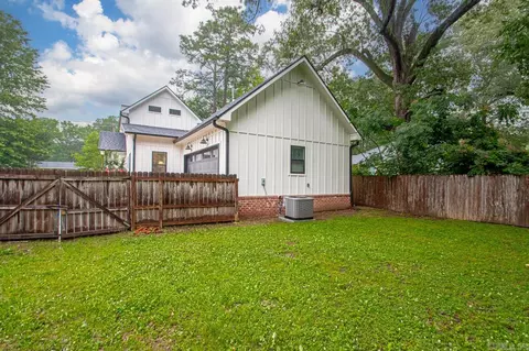 Exterior - 1927 College Ave, Conway, AR 72034 photo 10 of 10