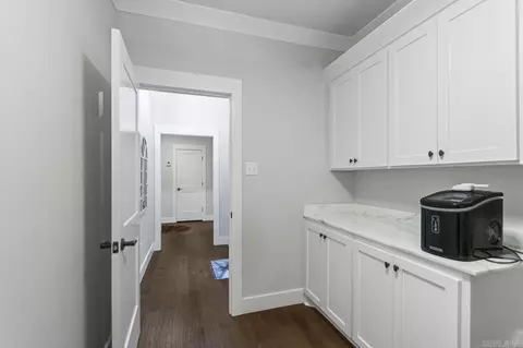 Entry Way - 1927 College Ave, Conway, AR 72034 photo 1 of 6