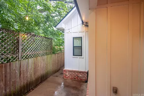Exterior - 1927 College Ave, Conway, AR 72034 photo 7 of 10