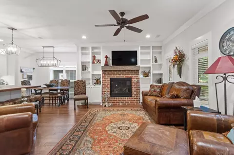 Living - 1927 College Ave, Conway, AR 72034 photo 1 of 3