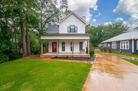 Exterior - 1927 College Ave, Conway, AR 72034 photo 1 of 10