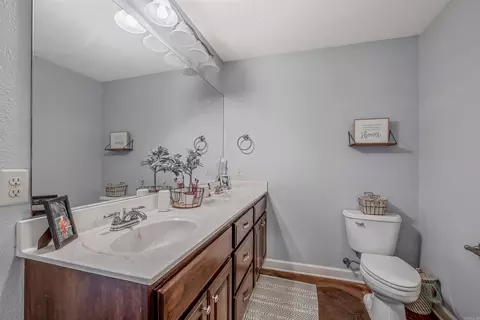 Bath - 58 Eaglebrook Dr, Conway, AR 72032 photo 1 of 4