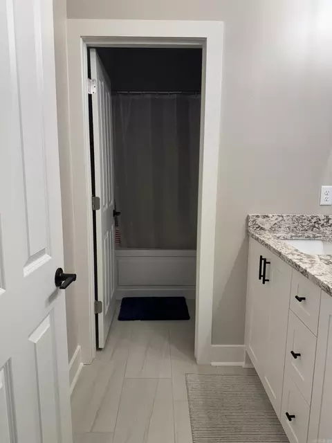 Bath - 106 Harmony Village Dr, Haskell, AR 72015 photo 1 of 2