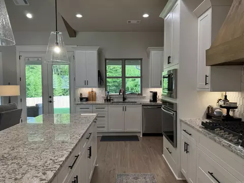 Kitchen - 106 Harmony Village Dr, Haskell, AR 72015 photo 2 of 4