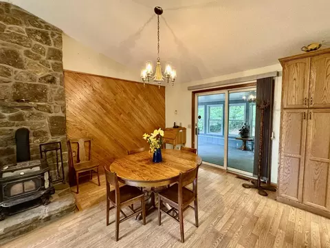 303 Bluffs Dr, Mountain View, AR 72560 photo 5