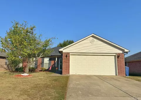 Exterior - 930 Brownstone Dr, Conway, AR 72034 photo 1 of 7