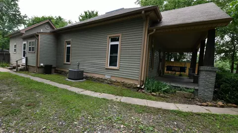 705 Twelfth St, Mena, AR 71953 photo 4