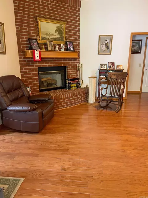 Living - 26 Miller St, Altus, AR 72821 photo 1 of 2