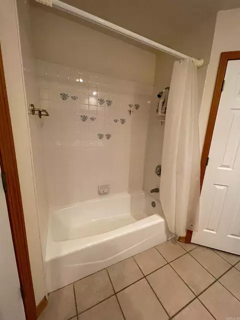 Bath - 26 Miller St, Altus, AR 72821 photo 4 of 7