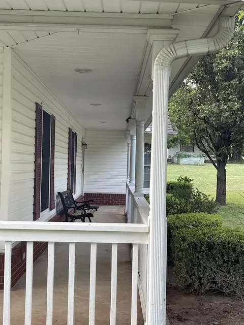 Exterior - 26 Miller St, Altus, AR 72821 photo 4 of 16