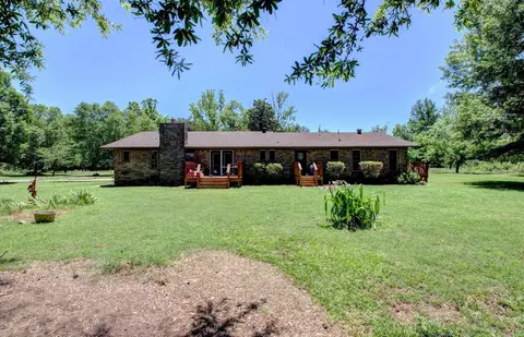 Exterior - 826 Carson Bridge Rd, Lonoke, AR 72086 photo 8 of 10