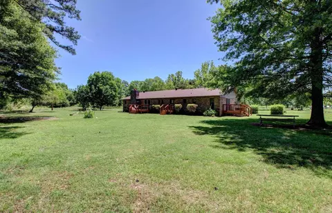 Exterior - 826 Carson Bridge Rd, Lonoke, AR 72086 photo 9 of 10