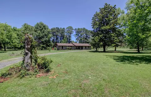 Exterior - 826 Carson Bridge Rd, Lonoke, AR 72086 photo 2 of 10