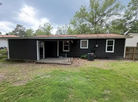 2827 Edgewood Dr, Pine Bluff, AR 71603 photo 4