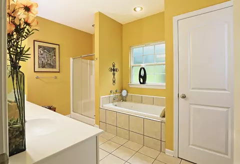 Bath - 3115 Dan Rd, White Hall, AR 71602 photo 2 of 3