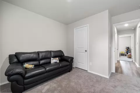 Entry Way - 229 Baldwin Dr, Beebe, AR 72012 photo 4 of 4