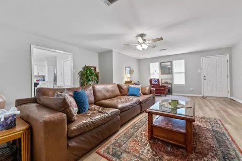 Living - 1504 Wright, Jacksonville, AR 72076 photo 3 of 3