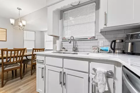 Kitchen - 1504 Wright, Jacksonville, AR 72076 photo 4 of 5