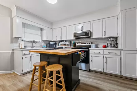 Kitchen - 1504 Wright, Jacksonville, AR 72076 photo 2 of 5