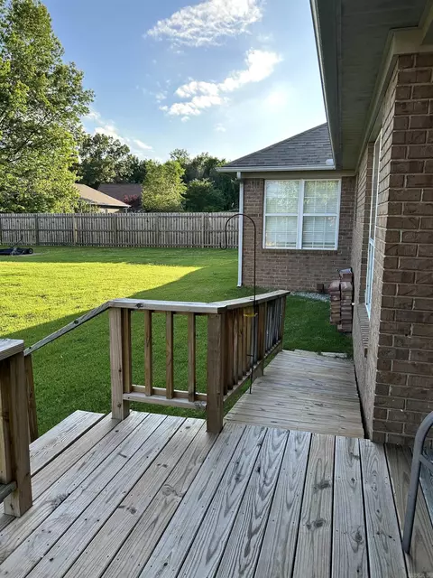 Exterior - 1105 Cantrell, Mountain View, AR 72560 photo 2 of 12