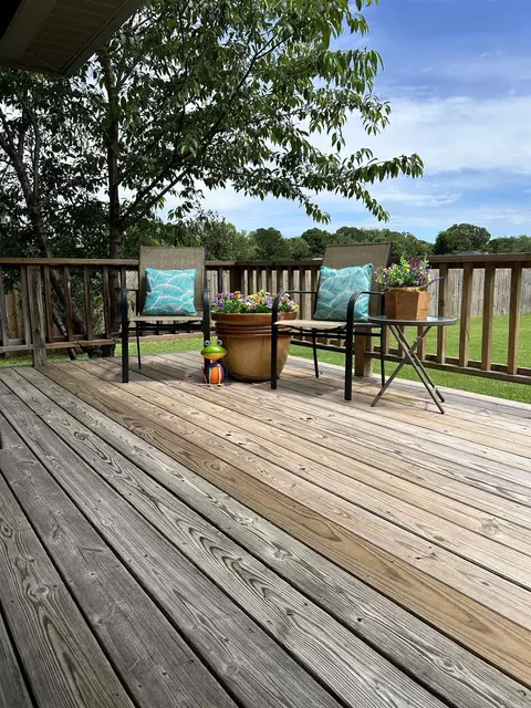 Exterior - 1105 Cantrell, Mountain View, AR 72560 photo 5 of 12