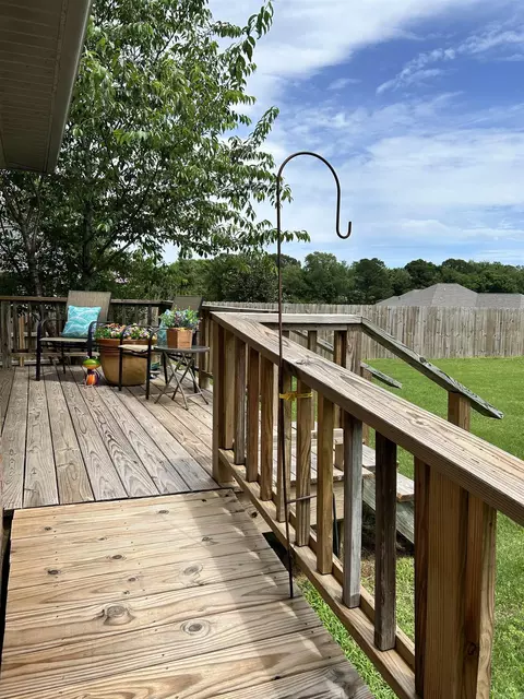 Exterior - 1105 Cantrell, Mountain View, AR 72560 photo 3 of 12