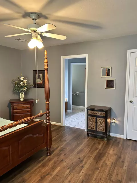 Bedroom - 1105 Cantrell, Mountain View, AR 72560 photo 1 of 3