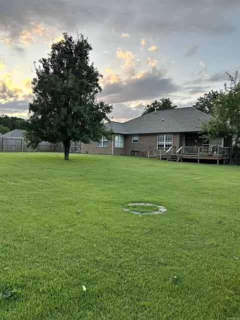 Exterior - 1105 Cantrell, Mountain View, AR 72560 photo 9 of 12
