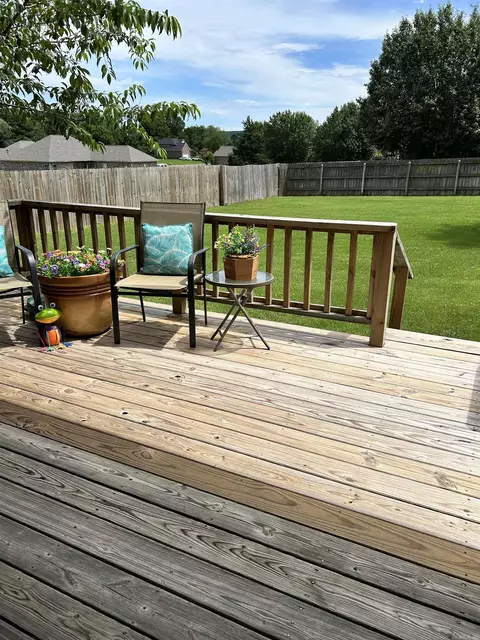 Exterior - 1105 Cantrell, Mountain View, AR 72560 photo 4 of 12