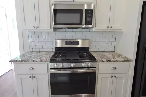 Kitchen - 1365 Mitchell St, Conway, AR 72034 photo 4 of 5