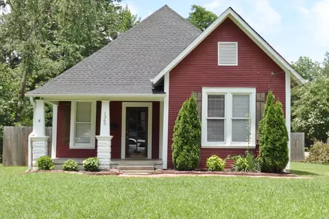 Exterior - 1365 Mitchell St, Conway, AR 72034 photo 1 of 13
