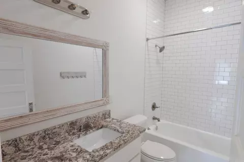 Bath - 1365 Mitchell St, Conway, AR 72034 photo 3 of 7