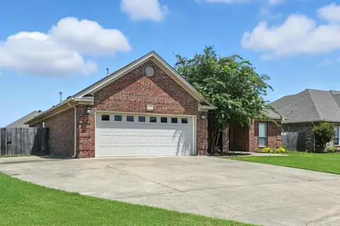 Exterior - 2355 Lakeshore Ln, Cabot, AR 72023 photo 3 of 12