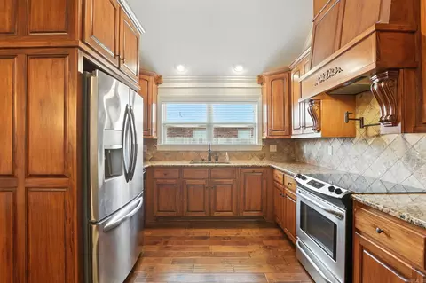 Kitchen - 2355 Lakeshore Ln, Cabot, AR 72023 photo 3 of 5