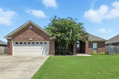 Exterior - 2355 Lakeshore Ln, Cabot, AR 72023 photo 1 of 12