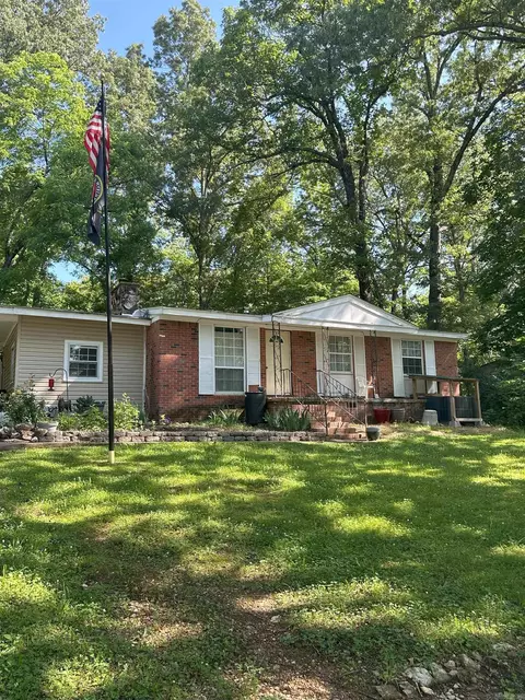 11 S Ontario Dr, Cherokee Village, AR 72529