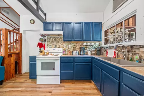 Kitchen - 181 Evergreen Rd, Mount Ida, AR 71957 photo 2 of 2