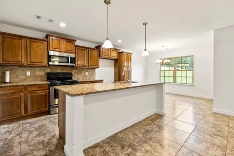 Kitchen - 8211 Springhill Rd, Alexander, AR 72002 photo 2 of 6