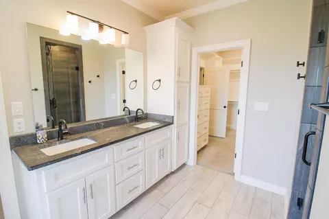 Bath - 5 Pine Shadow Dr, Greenbrier, AR 72058 photo 1 of 4