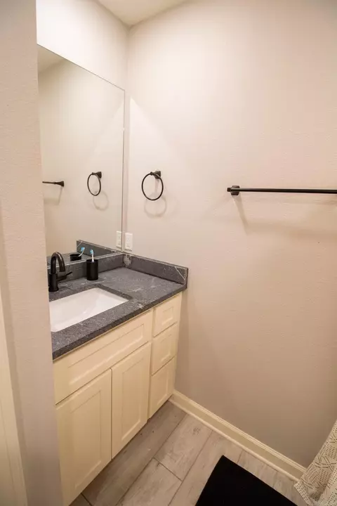 Bath - 5 Pine Shadow Dr, Greenbrier, AR 72058 photo 4 of 4