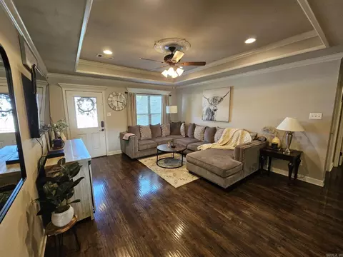 Living - 15 Marlin Dr, Austin, AR 72007 photo 2 of 3