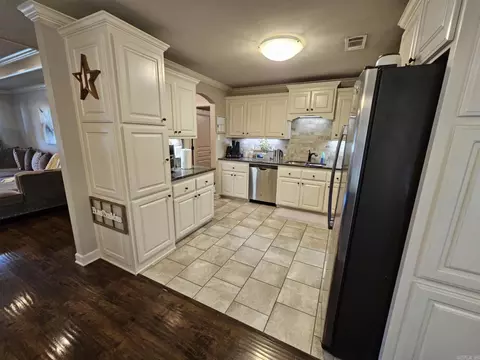 Kitchen - 15 Marlin Dr, Austin, AR 72007 photo 1 of 5