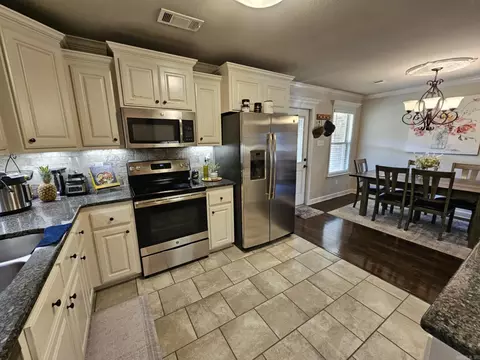 Kitchen - 15 Marlin Dr, Austin, AR 72007 photo 5 of 5