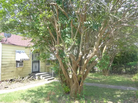Exterior - 77 Watson Blvd, Pine Bluff, AR 71601 photo 4 of 9