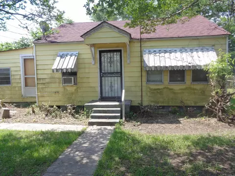 Exterior - 77 Watson Blvd, Pine Bluff, AR 71601 photo 2 of 9
