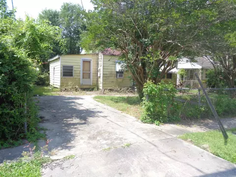 Exterior - 77 Watson Blvd, Pine Bluff, AR 71601 photo 3 of 9