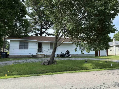 710 E Jackson St, Piggott, AR 72454 photo 1