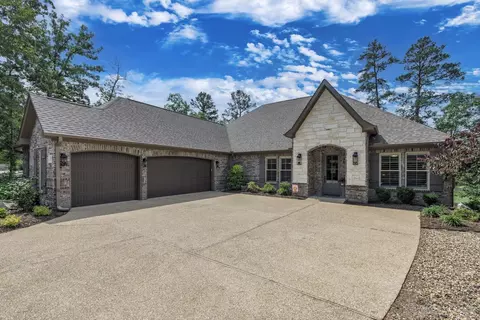 26 Fiero Ln, Hot Springs Village, AR 71909